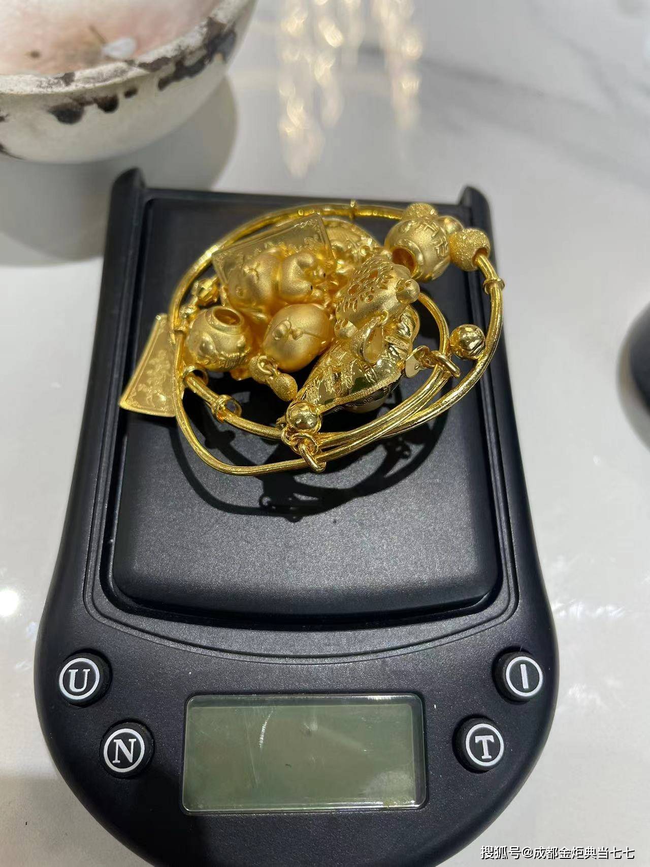 金华最新24小时上门回收金价方法分析(最方便真实的金华24小时上门回收黄金方法)